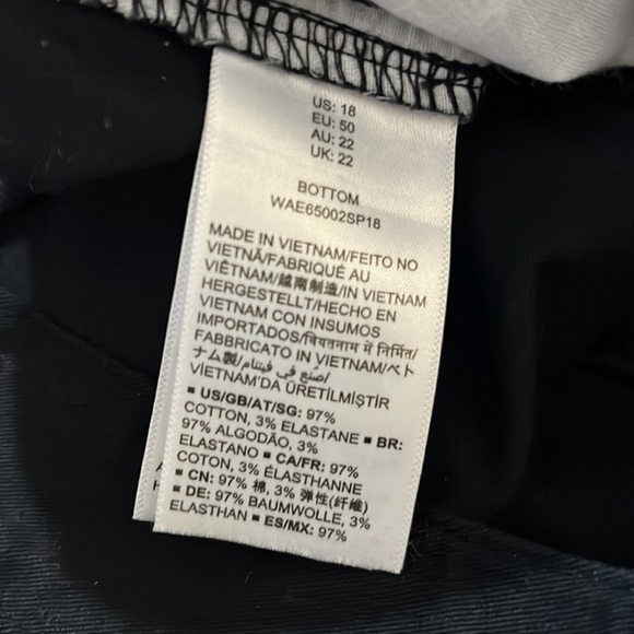 Amazon Essentials Black Shorts Size 18 - Picture 5 of 5